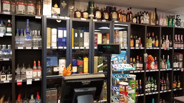 Comentarii opinii despre Marine Drive Liquor Store
