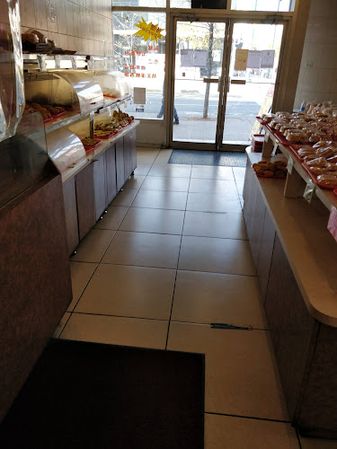 321 Spadina Ave., Toronto, ON M5T 2E9