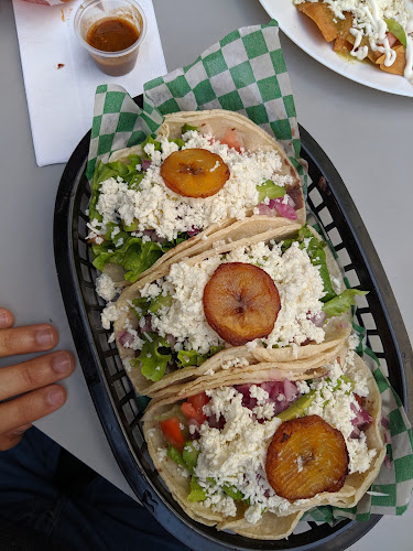 214 Augusta Ave, Toronto, ON M5T 2L4