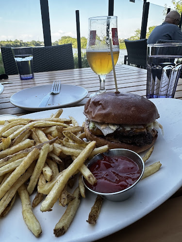 Opinii despre Cibo Waterfront Cafe în Winnipeg - Hospitality and gastronomy