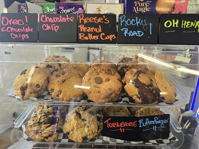 857 Ellis St, Kelowna, BC V1Y 1Y8