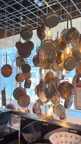 Manulife Centre, 55 Bloor St W, Toronto, ON M4W 1A6