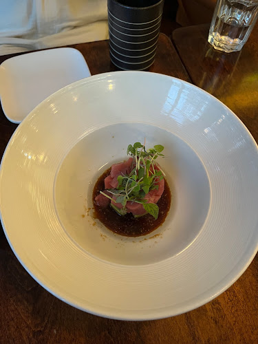 236 Adelaide St W, Toronto, ON M5H 1W7