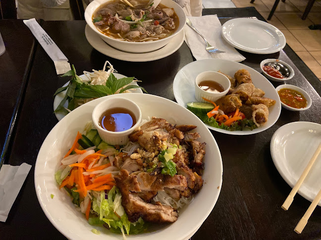 551 Howe St, Vancouver, BC V6C 2C2