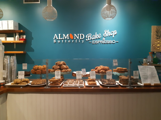 100 Harbord St, Toronto, ON M5S 1G6