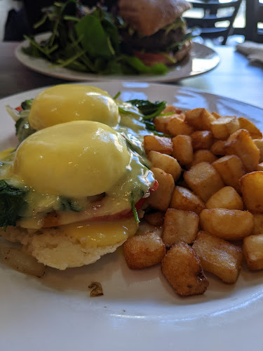 105 Dundas St W, Whitby, ON L1N 2M1