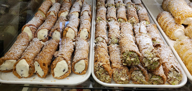 19 Scarlett Rd, York, ON M6N 4J5