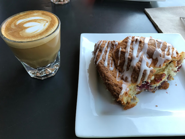 Crema Cafe Bar - West Vancouver