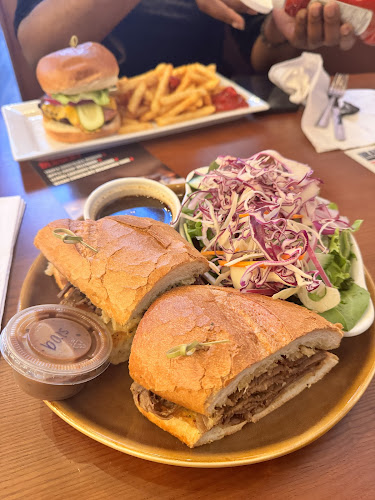 MAPLE MOOSE PUB - Hospitality and gastronomy