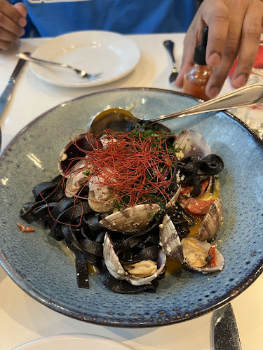 762 Cambie St, Vancouver, BC V6B 2P2