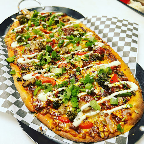 Veggie Planet Vaughan - Vegetarian Indian Pizza, Burger and Street food Restaurant - Hospitality and gastronomy