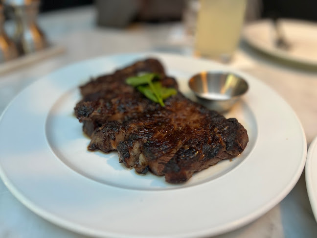 RH Courtyard Restaurant at RH Toronto - Hospitality and gastronomy