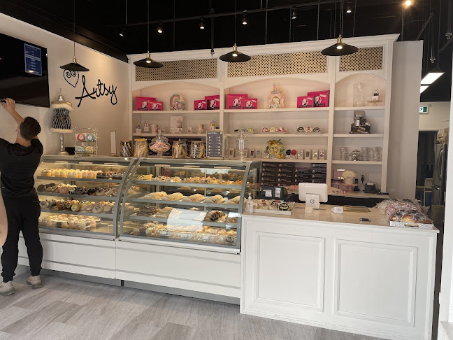 Comentarii opinii despre Artsy Baker Thornhill