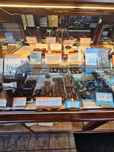 703 Fort St, Victoria, BC V8W 1G9