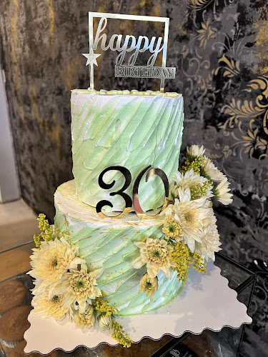 823 15th St W, North Vancouver, BC V7P 1M7