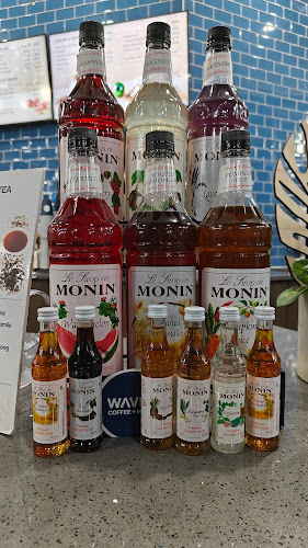 Opinii despre Waves Coffee House - 8th and 8th în Calgary - Hospitality and gastronomy