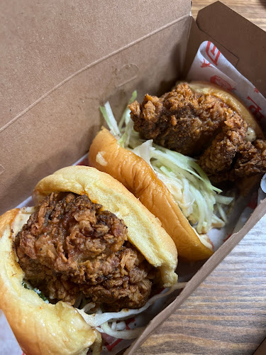 905 Commercial Dr, Vancouver, BC V5L 2H2