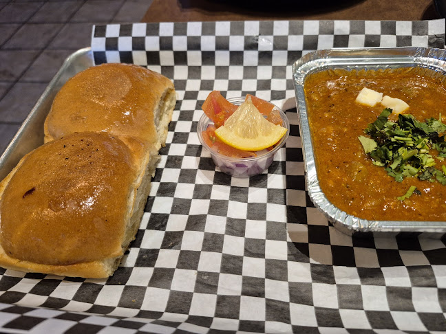 Veggie Planet Vaughan - Vegetarian Indian Pizza, Burger and Street food Restaurant