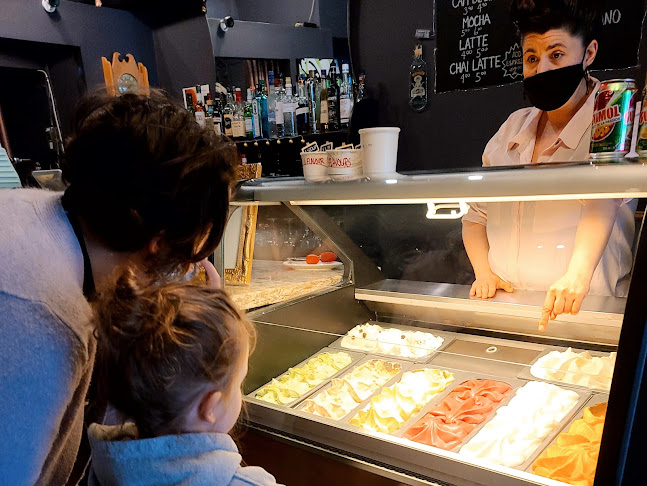 Comentarii opinii despre The Brazen Café