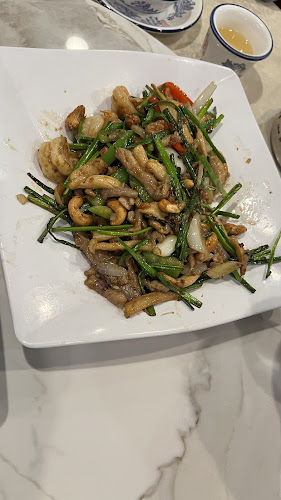 233 Centre St S #201, Calgary, AB T2G 2B6