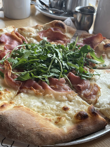 8 Lonsdale Ave, North Vancouver, BC V7L 0B2