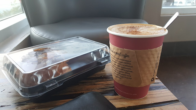 Opinii despre Good Earth Coffeehouse - Seton Place în Calgary - Hospitality and gastronomy
