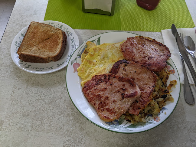 Opinii despre Bud's Restaurant în Kitchener - Hospitality and gastronomy