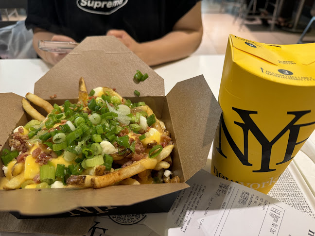New York Fries Markville Mall - Hospitality and gastronomy