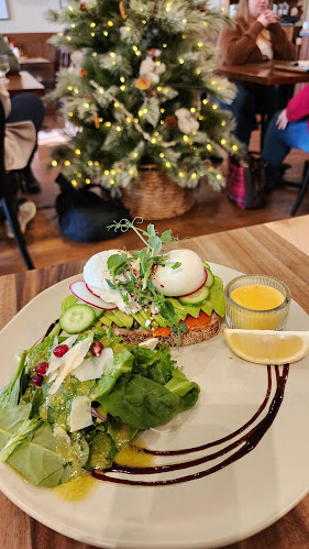 6640 Vedder Rd #100J, Chilliwack, BC V2R 0J2