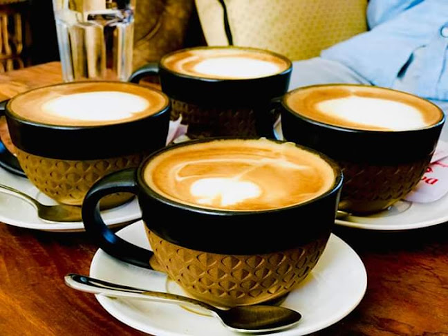 Crema Cafe Bar - West Vancouver