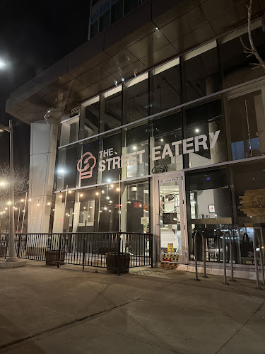 890 4 Ave SW, Calgary, AB T2P 0K4