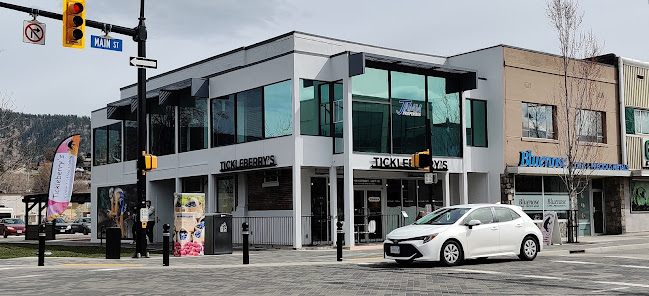 3798 Parkview St, Penticton, BC V2A 3W4