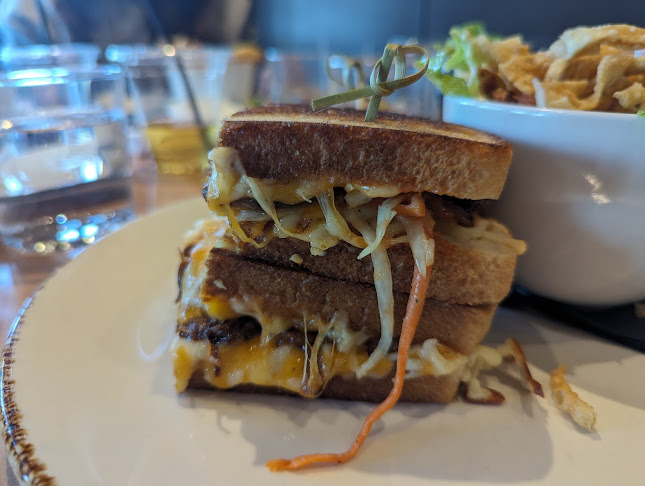 Opinii despre Smash Kitchen and Bar în Markham - Hospitality and gastronomy