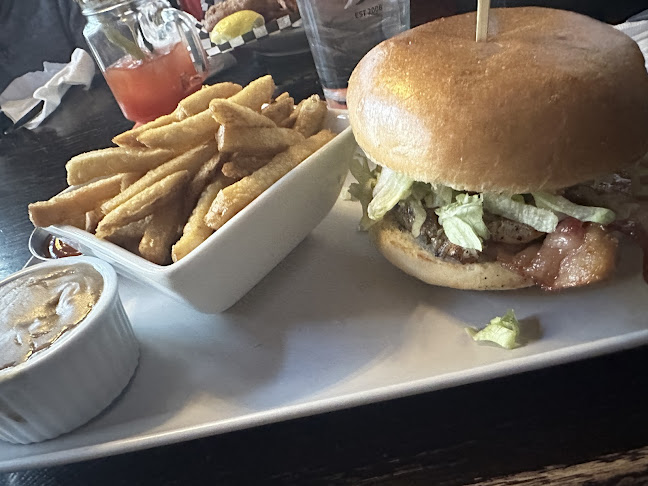 Comentarii opinii despre St. James Corner Restaurant & Irish Pub