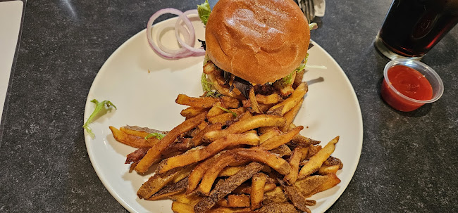 Streatside Eatery - Hospitality and gastronomy