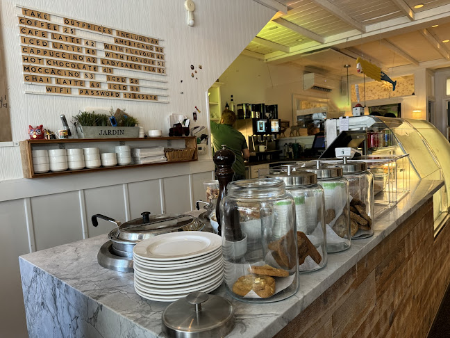 142 Great George St, Charlottetown, PE C1A 4K6