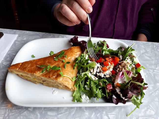 102 Peel St, New Hamburg, ON N3A 1E7