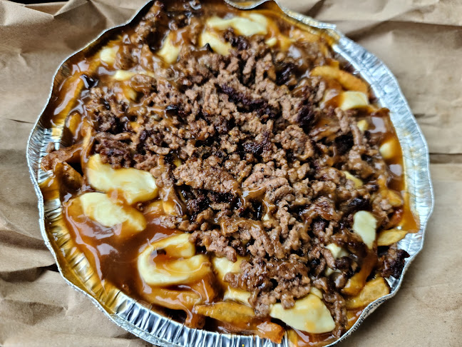 Comentarii opinii despre L'Authentique Poutine and Burgers