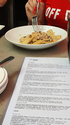 Opinii despre Wildcraft Grill + Long Bar în Waterloo - Hospitality and gastronomy