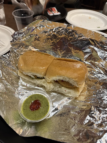 Veggie Planet Vaughan - Vegetarian Indian Pizza, Burger and Street food Restaurant