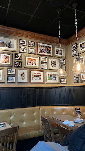 2 Bloor St E, Toronto, ON M4W 1A8