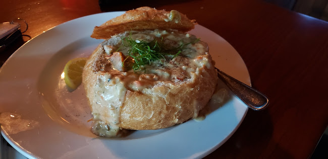 Opinii despre 17 Mile House Pub în Sooke - Hospitality and gastronomy