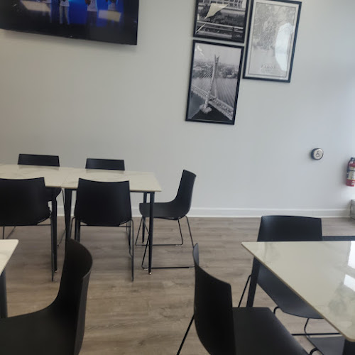 2544 Bank St, Ottawa, ON K1T 1M9