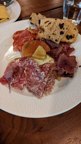 1115 Alberni St #3F, Vancouver, BC V6E 1A5