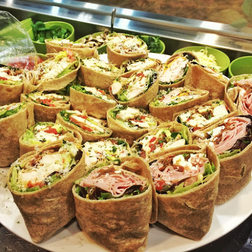 Opinii despre Chef's Cafe & Catering în Calgary - Hospitality and gastronomy