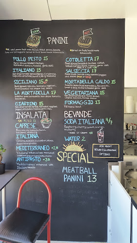 Opinii despre The Little Eggplant în Winnipeg - Hospitality and gastronomy