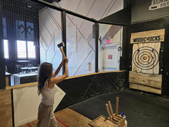 Comentarii opinii despre Woodchucks Axe Throwing