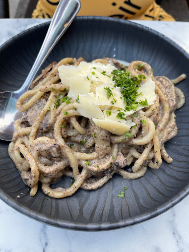 Pie Bar - Hospitality and gastronomy