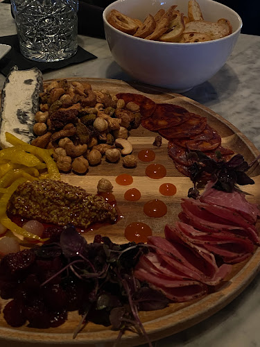 Comentarii opinii despre Social Restaurant + Lounge