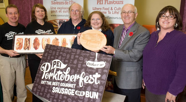 Opinii despre Kitchen Witch Tea Room & Country Crafts în Kensington - Hospitality and gastronomy